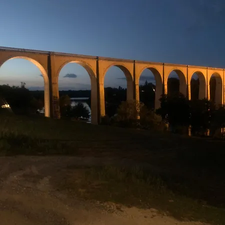 Nocleg ze śniadaniem Avec Terrasse L'Isle-Jourdain (Vienne)