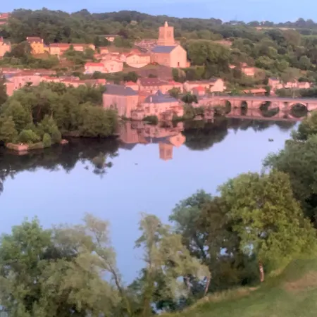 Avec Terrasse * L'Isle-Jourdain (Vienne)