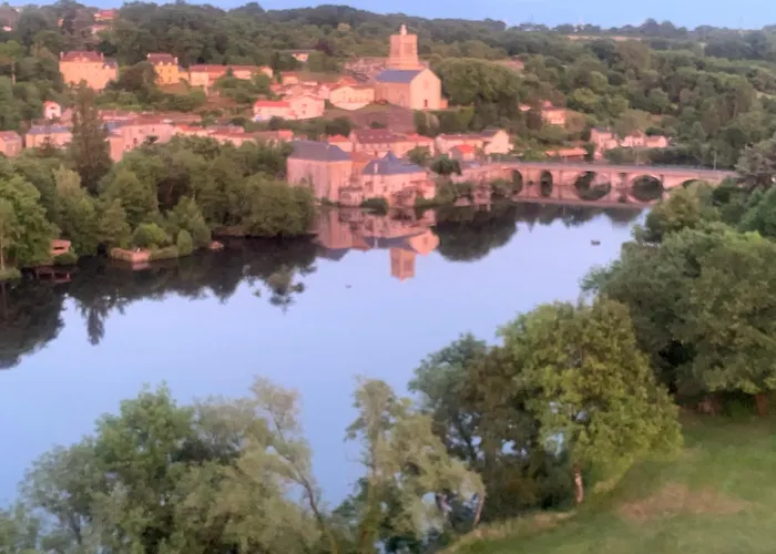 Avec Terrasse * L'Isle-Jourdain (Vienne)